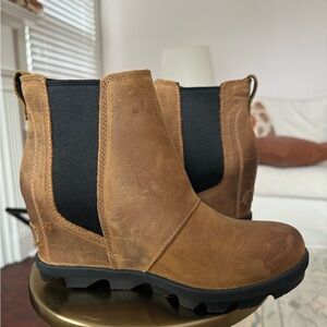 SOREL Joan of Arctic Il Waterproof Leather wedge boots Size 7